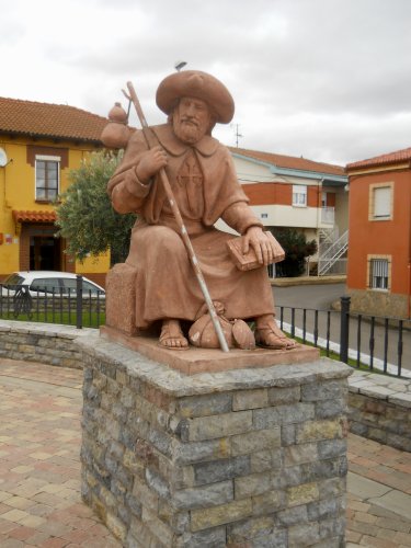 Pilgrim statue in Villar de Mazarife