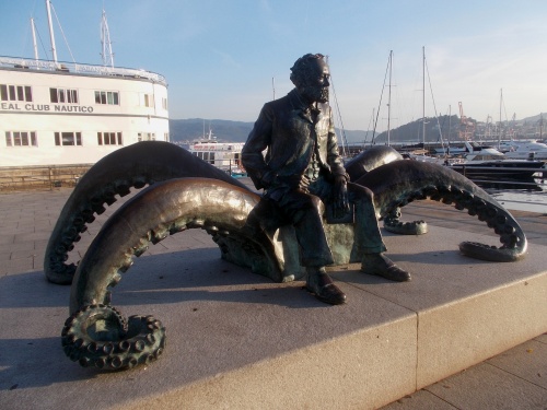 Monument to Jules Verne