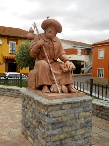 Pilgrim statue in Villar de Mazarife