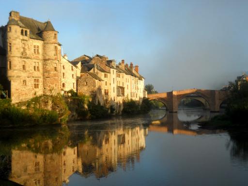 River Lot running through Espalion