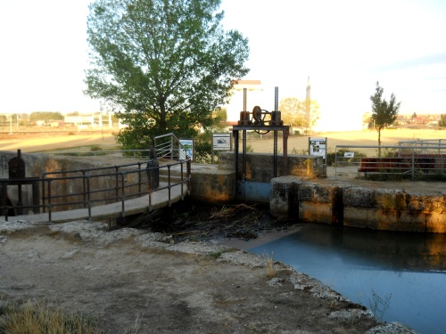 A lock along the Canal de Castilla