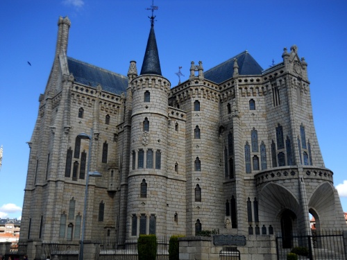 Palacio Episcopal (Gaudí)