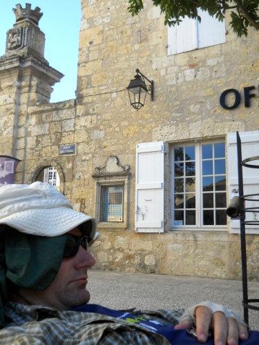 Resting in Plaza General de Gaulle