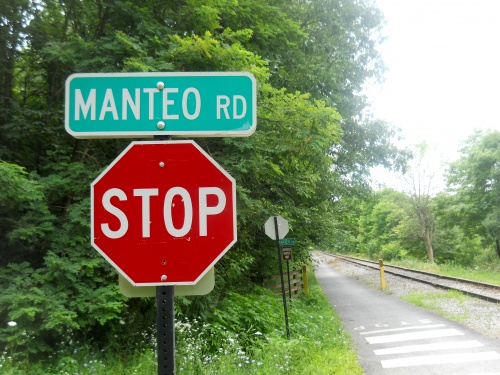 Crossing Manteo Rd