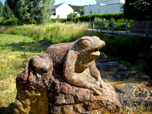 Frog statue