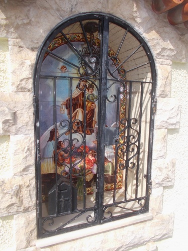 Roadside shrine