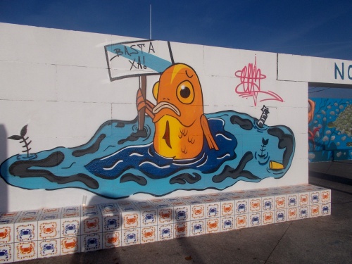 Dirty water = Unhappy fish