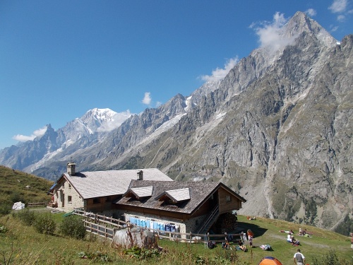 Refuge Bonatti